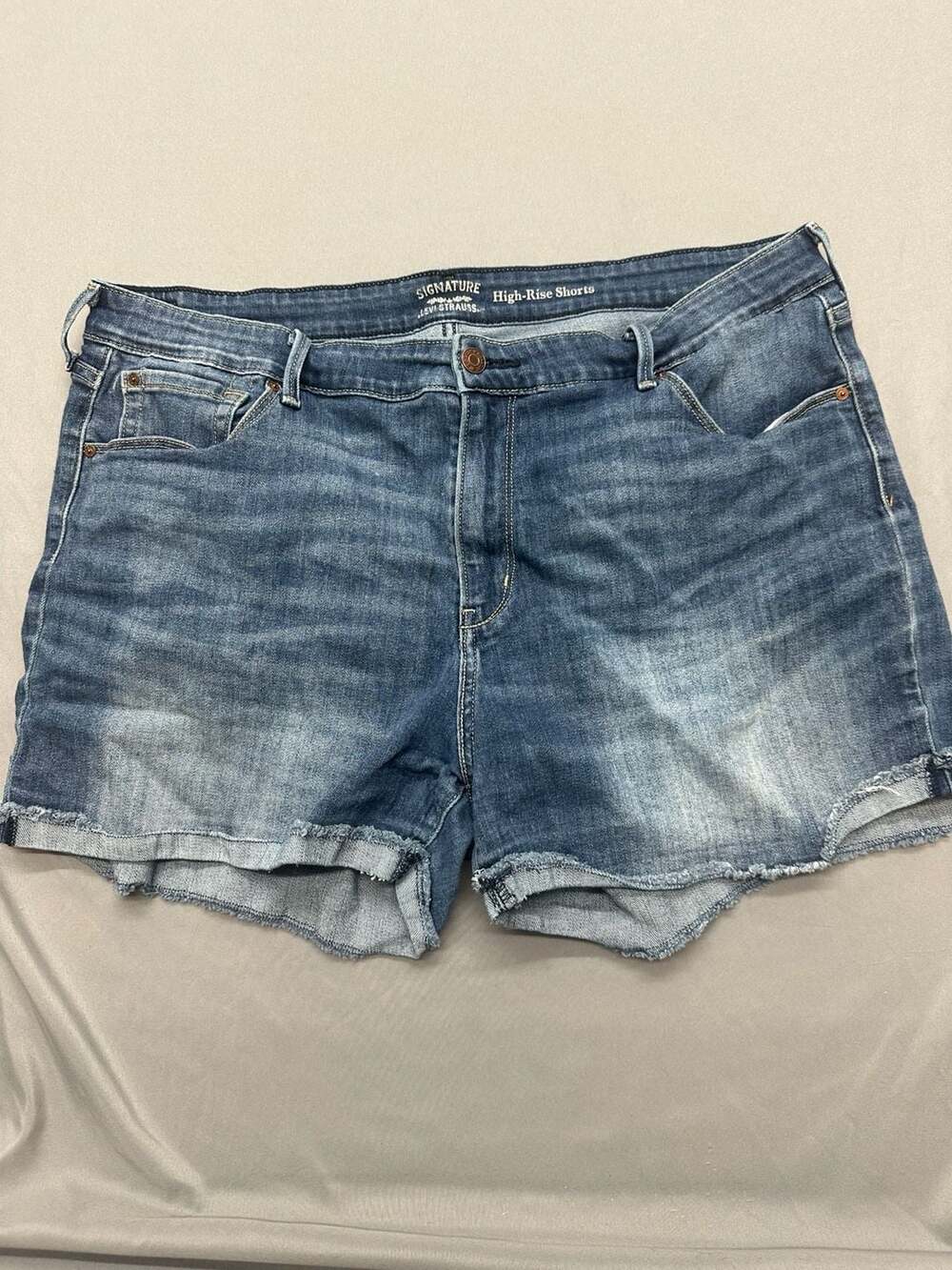 Signature by Levi Strauss Women's Faded Blue High-Rise Denim Shorts